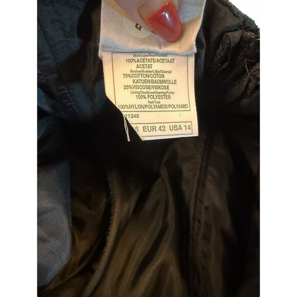 Vintage Laura Ashley Green Velvet and Taffeta Dress - Size 14 - Picture 14 of 16